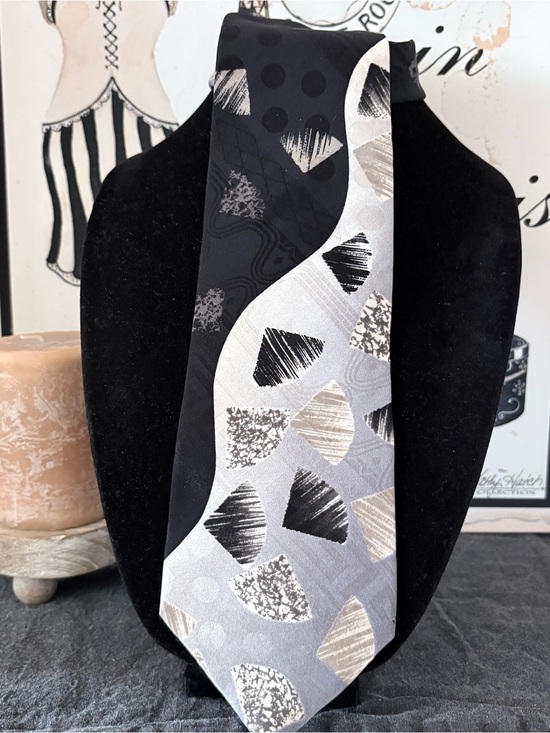 Oscar de la Renta Other - Vintage Oscar de La Renta Couture Collection Black & Silver Print Silk Tie
